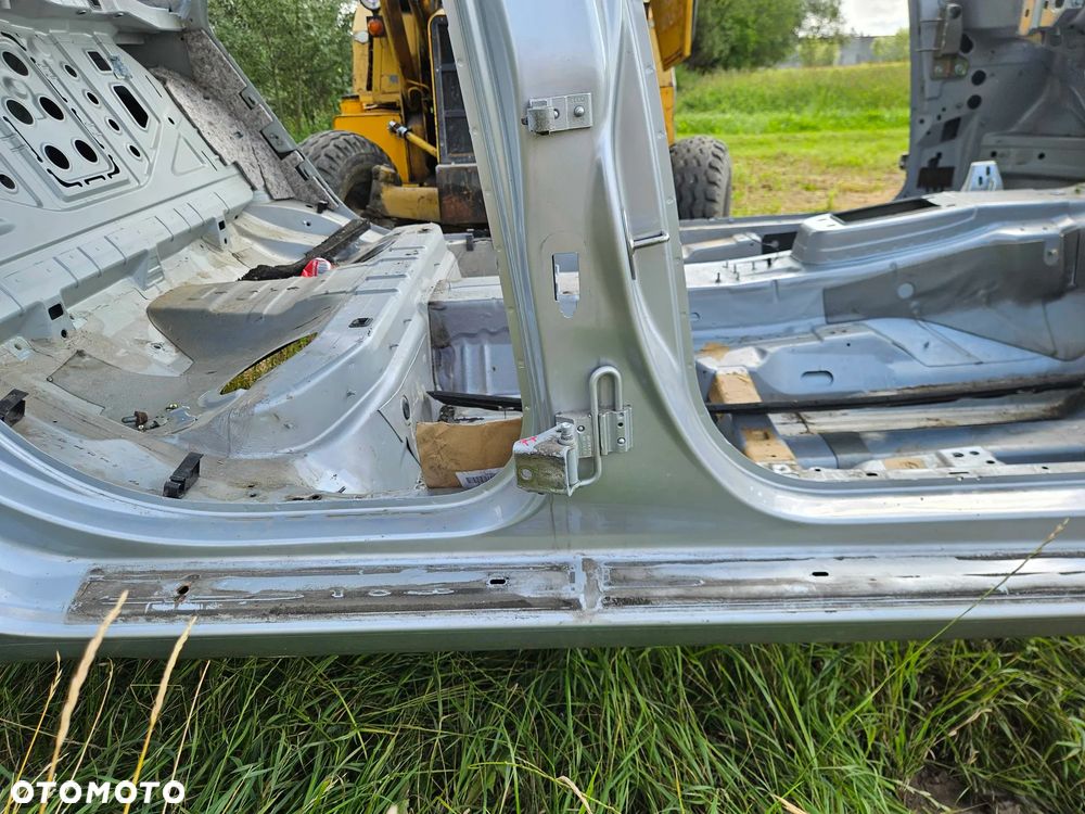 Błotnik Ćwiartka LY7W Poszycie Słupek Próg Podłużnica Dach Audi A6 C6 Sedan - 20