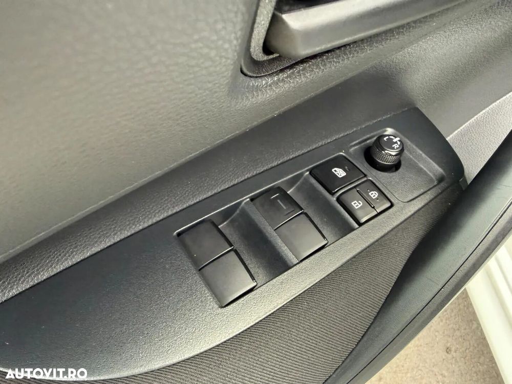 Toyota Corolla - 23