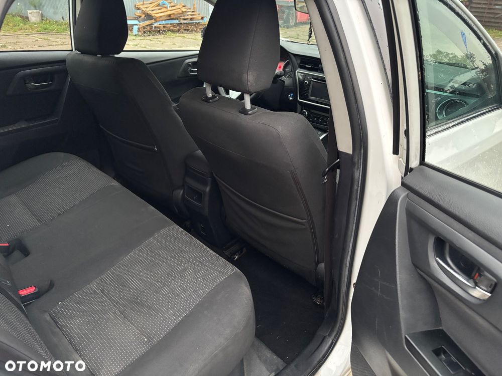 Toyota Auris Hybrid 135 Prestige - 10