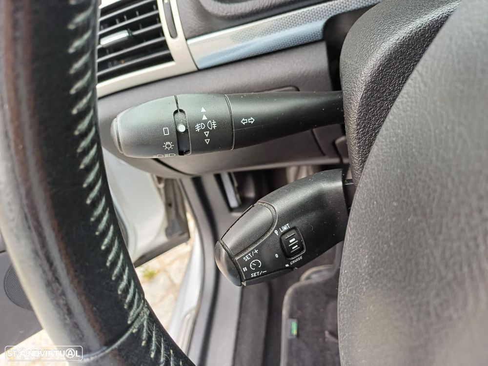 Peugeot 407 1.6 HDi Executive - 18