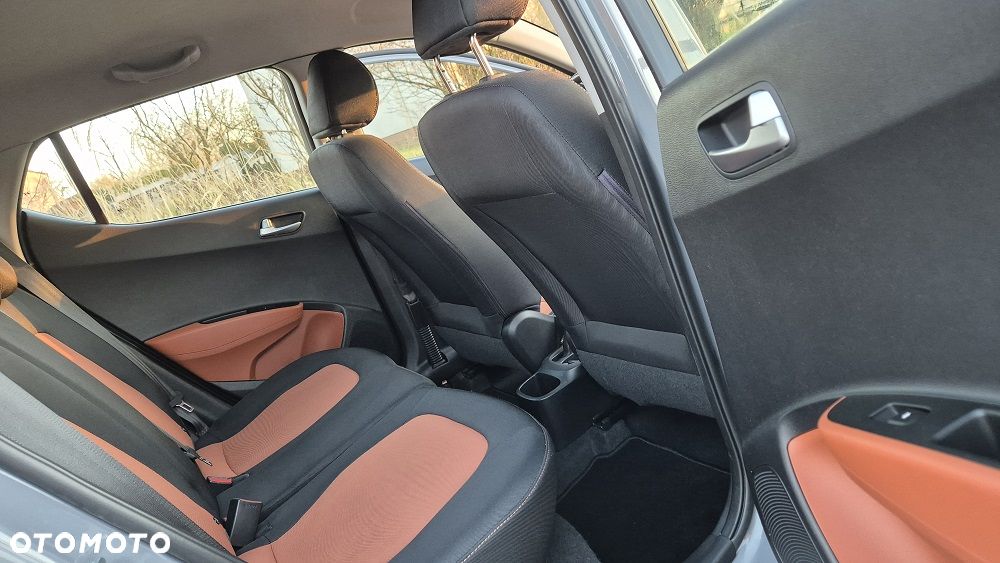 Hyundai i10 1.2 Fifa World Cup Edition - 8