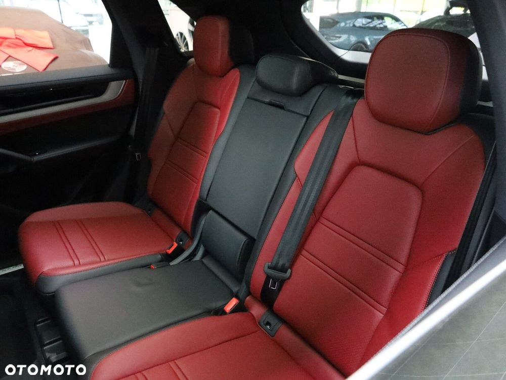 Porsche Cayenne - 13