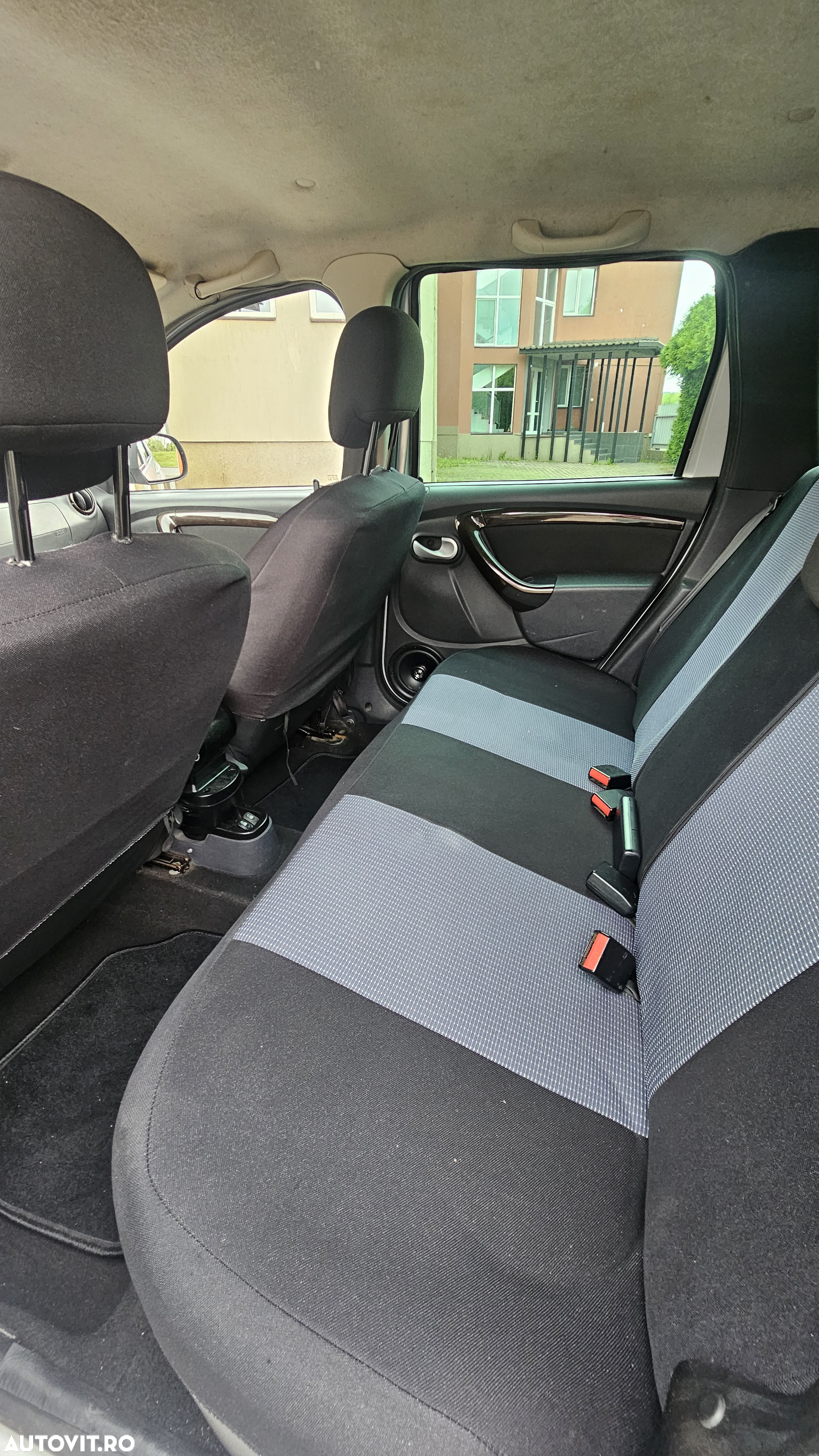 Dacia Duster 1.5 dCi 4x2 Ambiance - 8