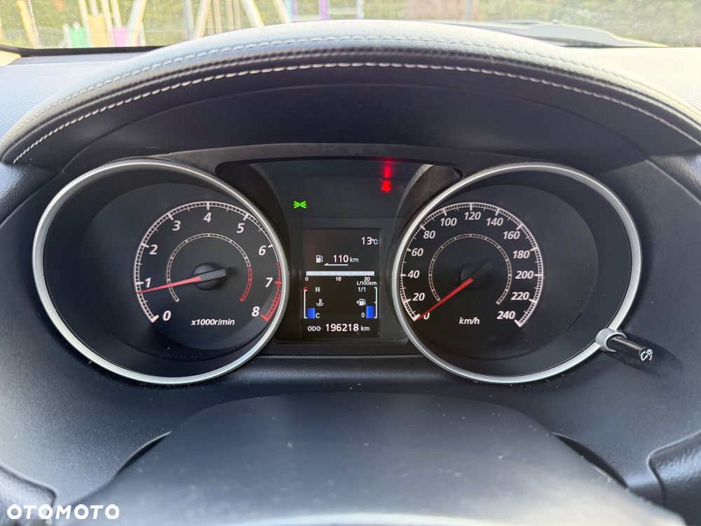 Mitsubishi Outlander 2.0 2WD Invite - 25