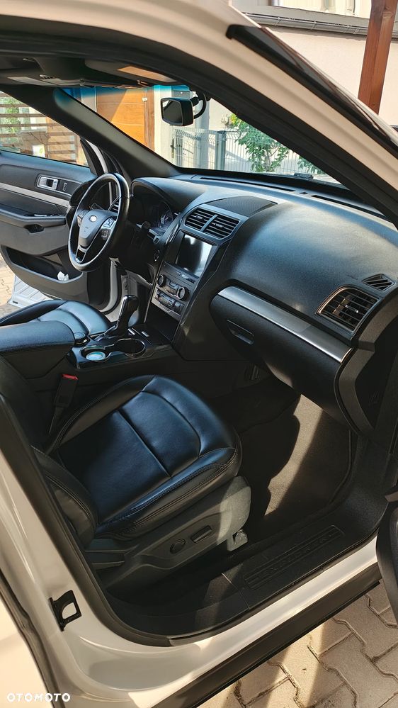 Ford Explorer - 14