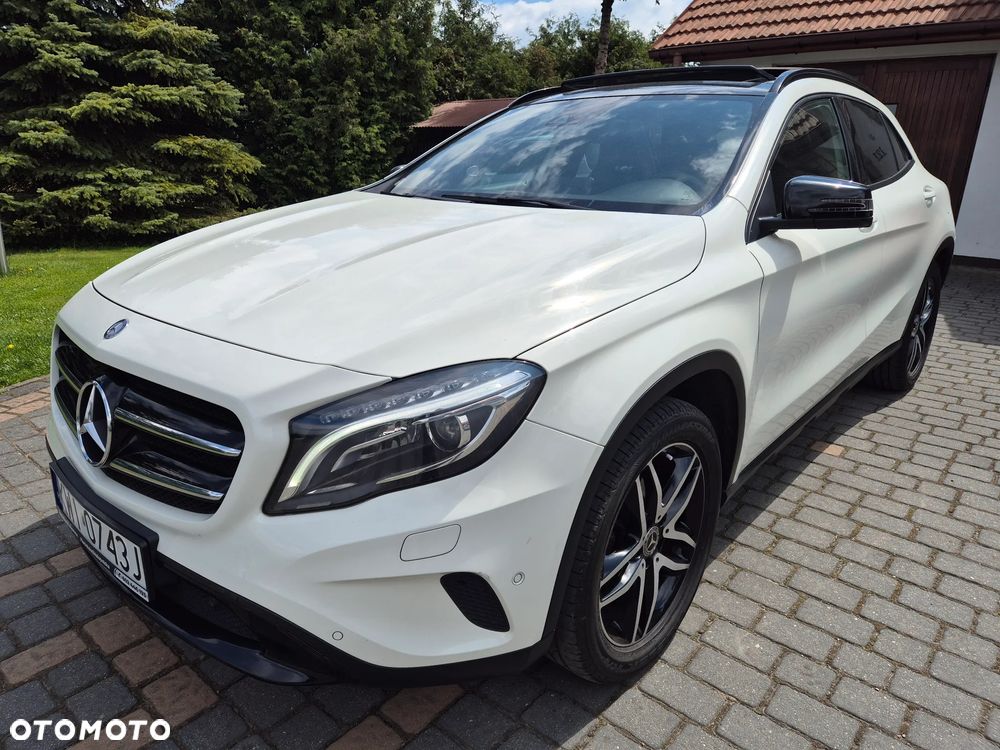 Mercedes-Benz GLA 200 Urban - 1