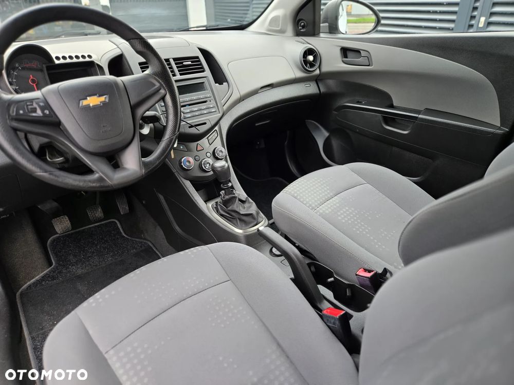 Chevrolet Aveo 1.2 LS - 27