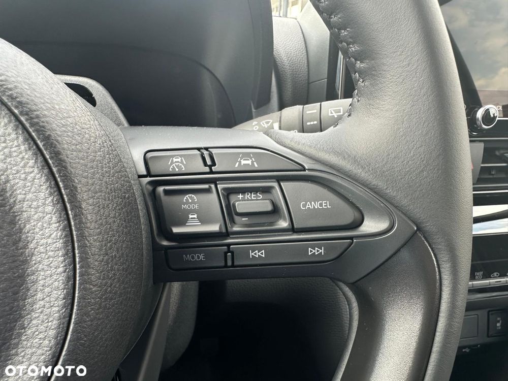 Toyota Yaris Cross - 17