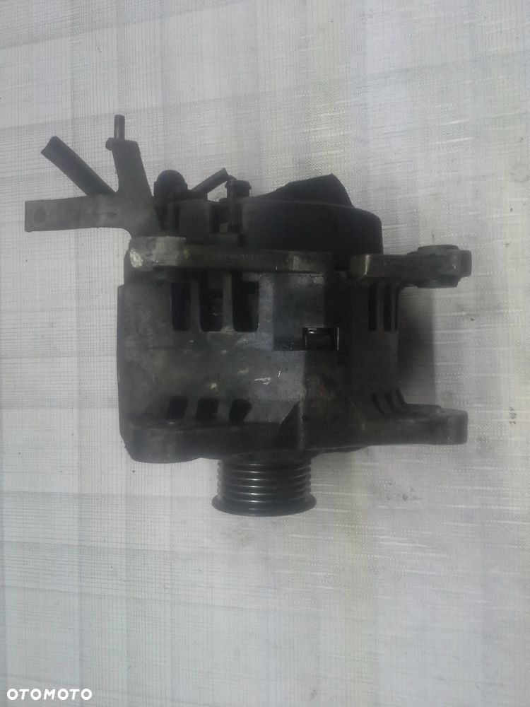 Volkswagen Polo V 1.2 alternator Valeo 90A 03D903025 - 5