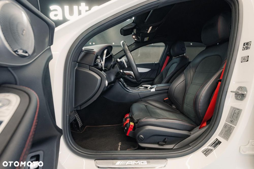 Mercedes-Benz Klasa C AMG 43 4-Matic - 14