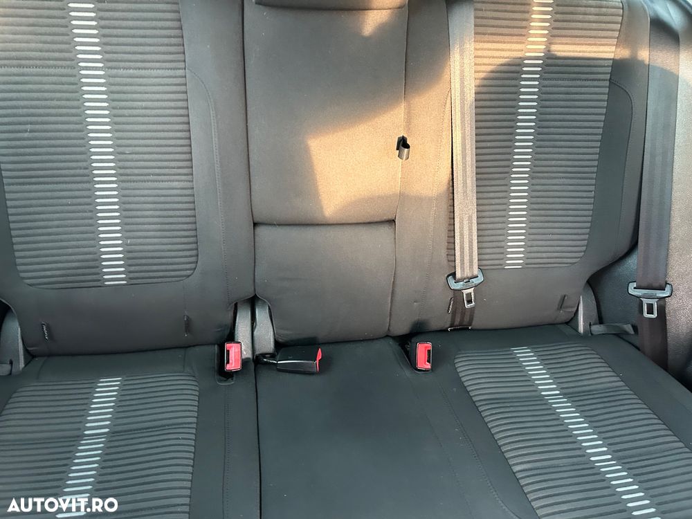 Volkswagen Tiguan - 9