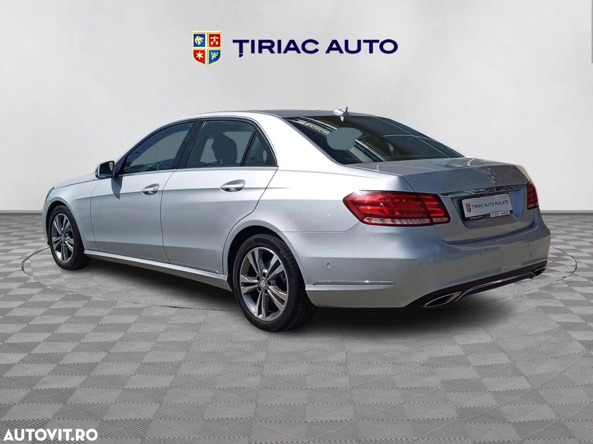 Mercedes-Benz E 220 CDI DPF BlueEFFICIENCY 7G-TRONIC Avantgarde - 3