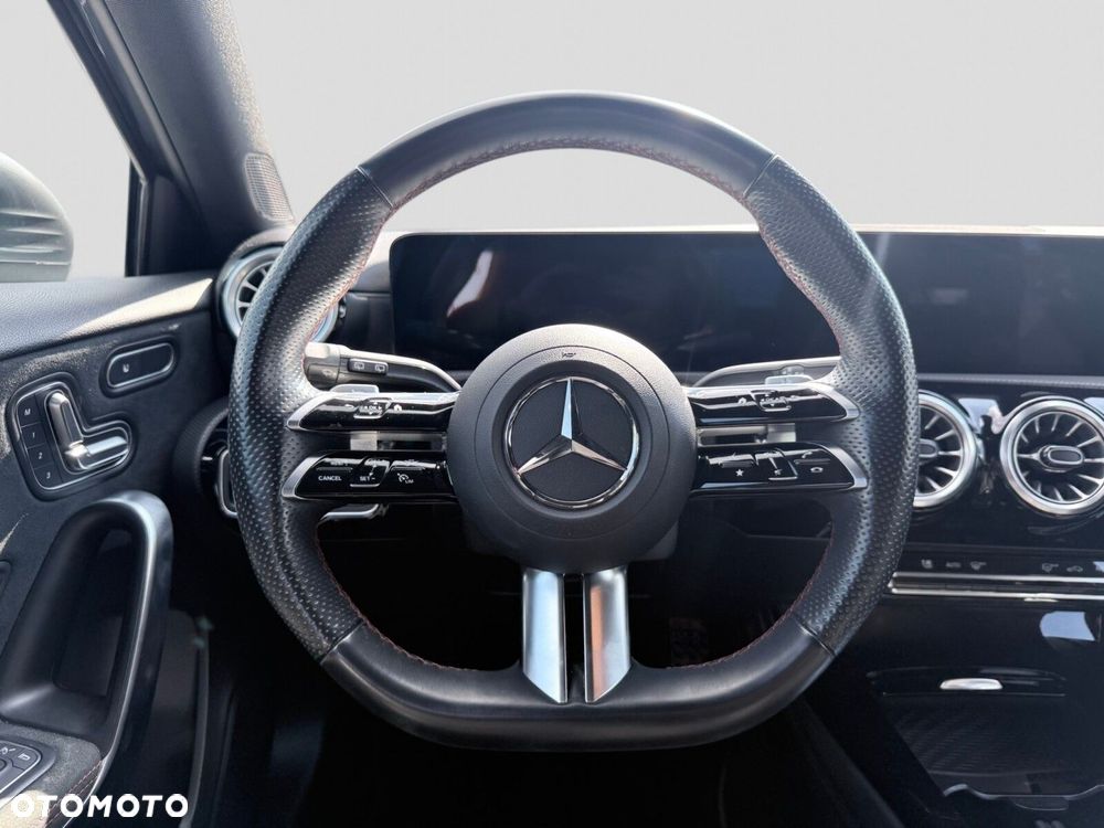 Mercedes-Benz Klasa A 220 4-Matic AMG Line 8G-DCT - 15