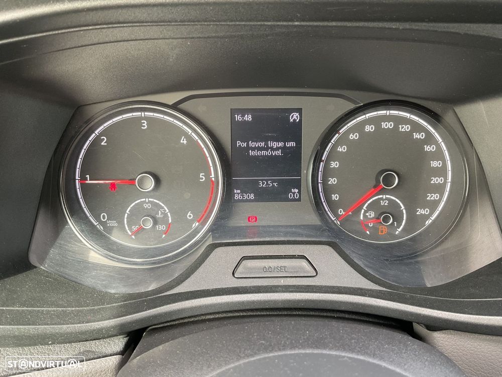 VW Transporter 2.0 TDI - 23
