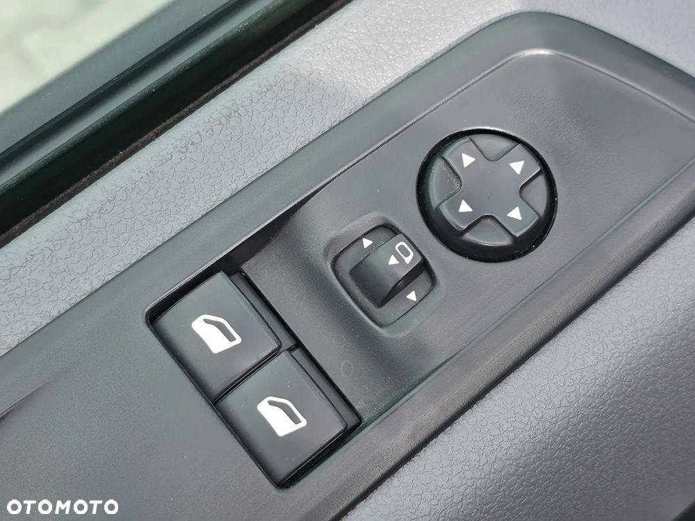 Peugeot EXPERT 2.0 HDI 177 KM AUTOMAT IZOTERMA KRAJOWY BEZWYPADKOWY I WŁAŚCICIEL DRZWI PRZESUWNE Z DWÓCH STRON - 20