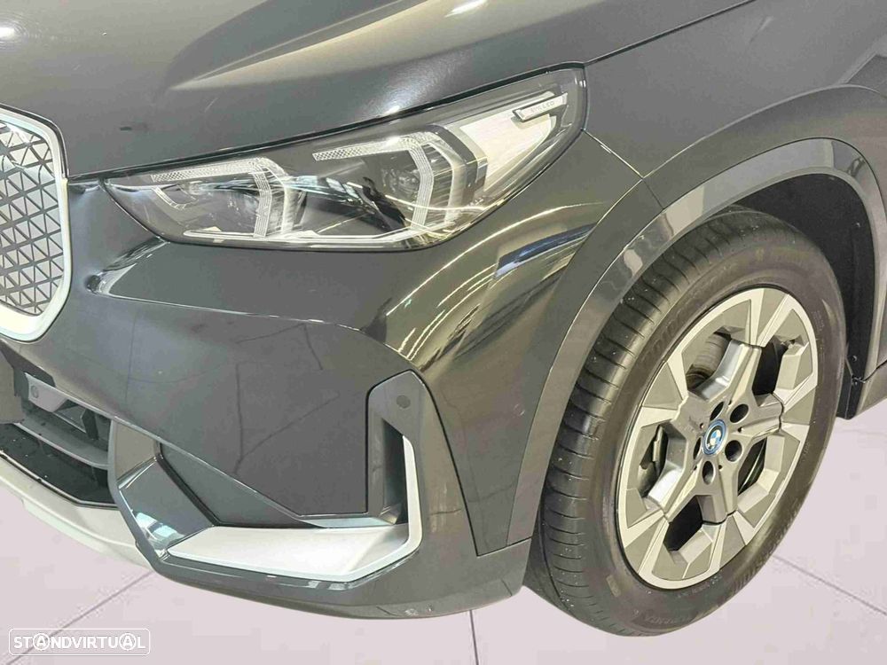 BMW iX1 eDrive20 xLine - 12