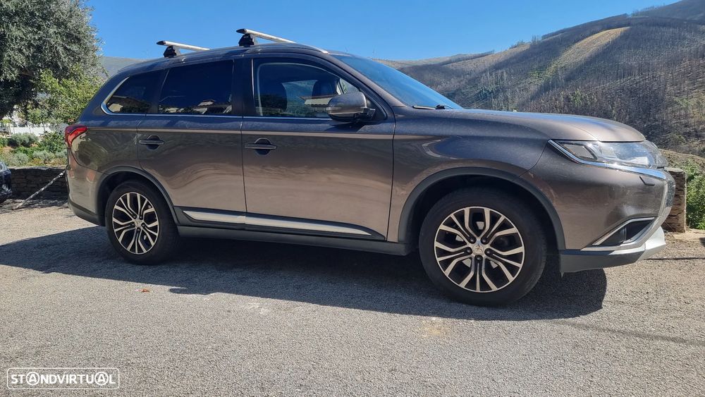 Mitsubishi Outlander 2.2 DI-D Intense+ - 1