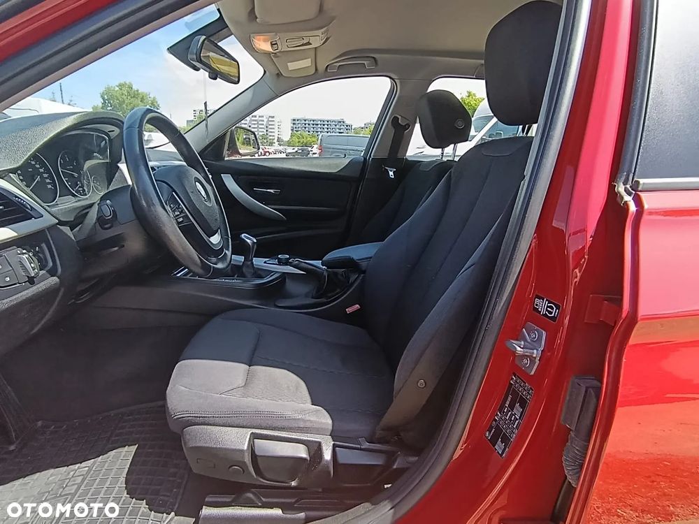 BMW Seria 3 320d - 10