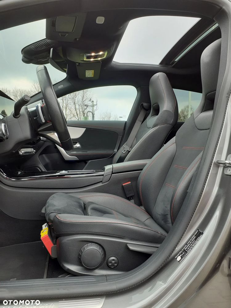 Mercedes-Benz CLA 200 AMG Line 7G-DCT - 23