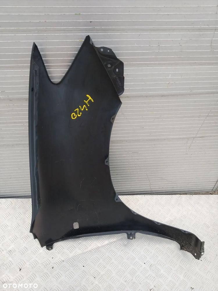 H420/H423/H478/H514/H532/H621 BŁOTNIKI HILUX LEWY 2006-2012 - 2