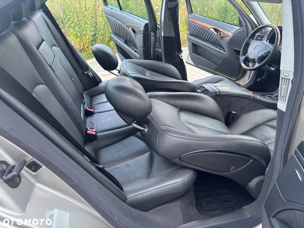 Mercedes-Benz Klasa E 320 CDI T Elegance - 26