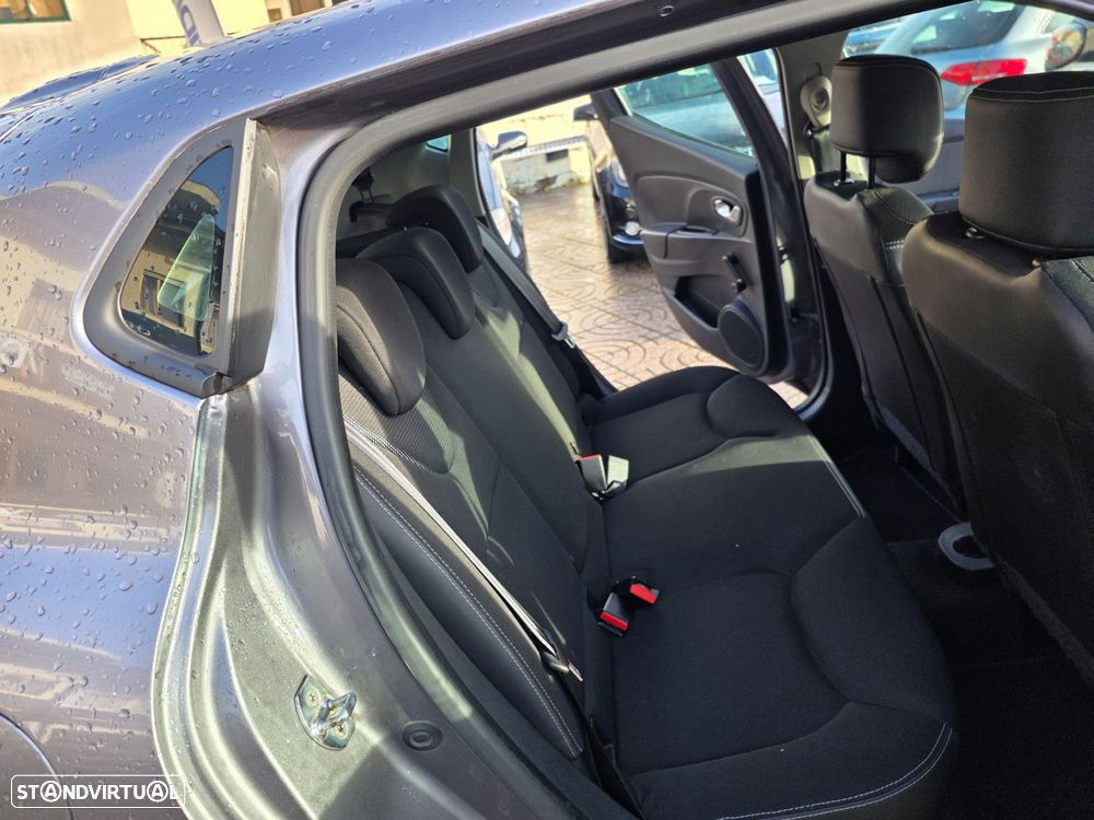 Renault Clio 1.5 dCi Limited EDition - 12