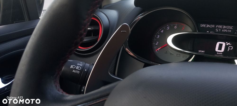 Renault Clio TCe 200 EDC Sport R.S - 26