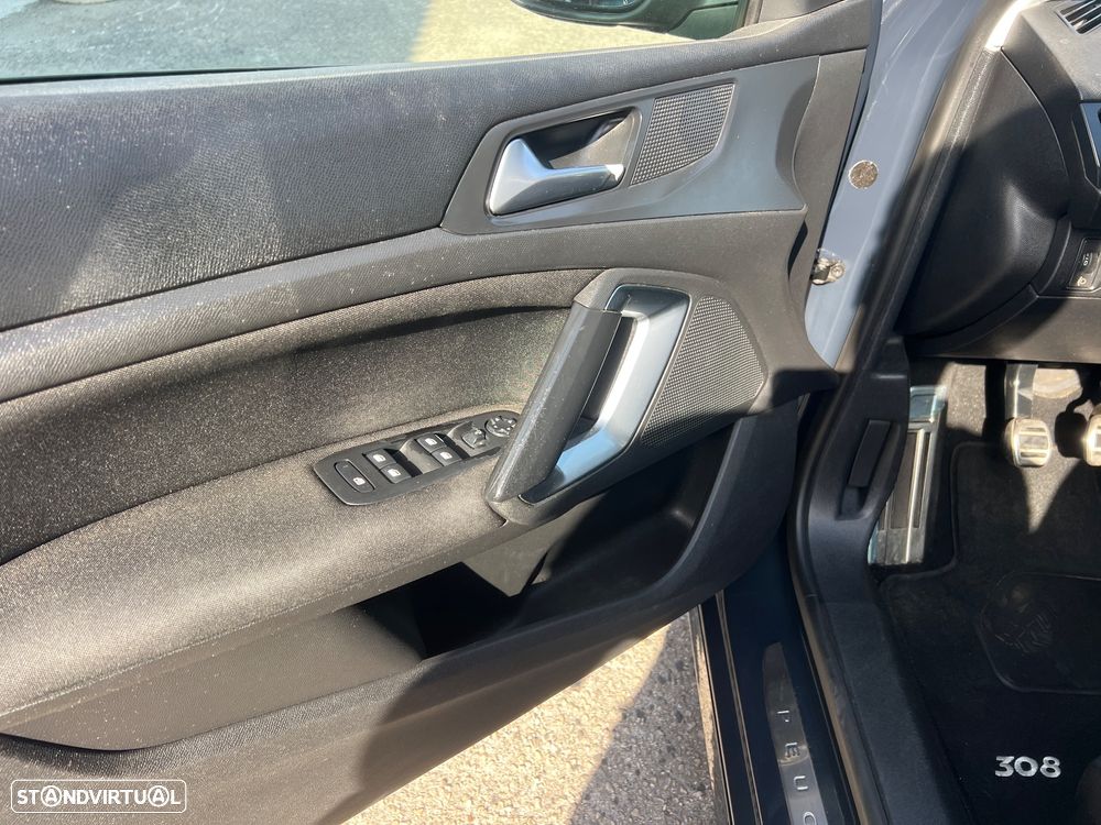 Peugeot 308 1.6 BlueHDi Allure J17 - 22