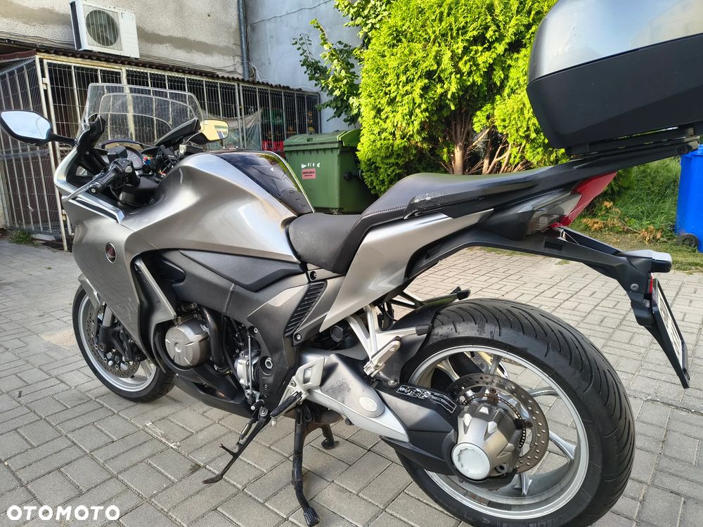 Honda VFR - 6