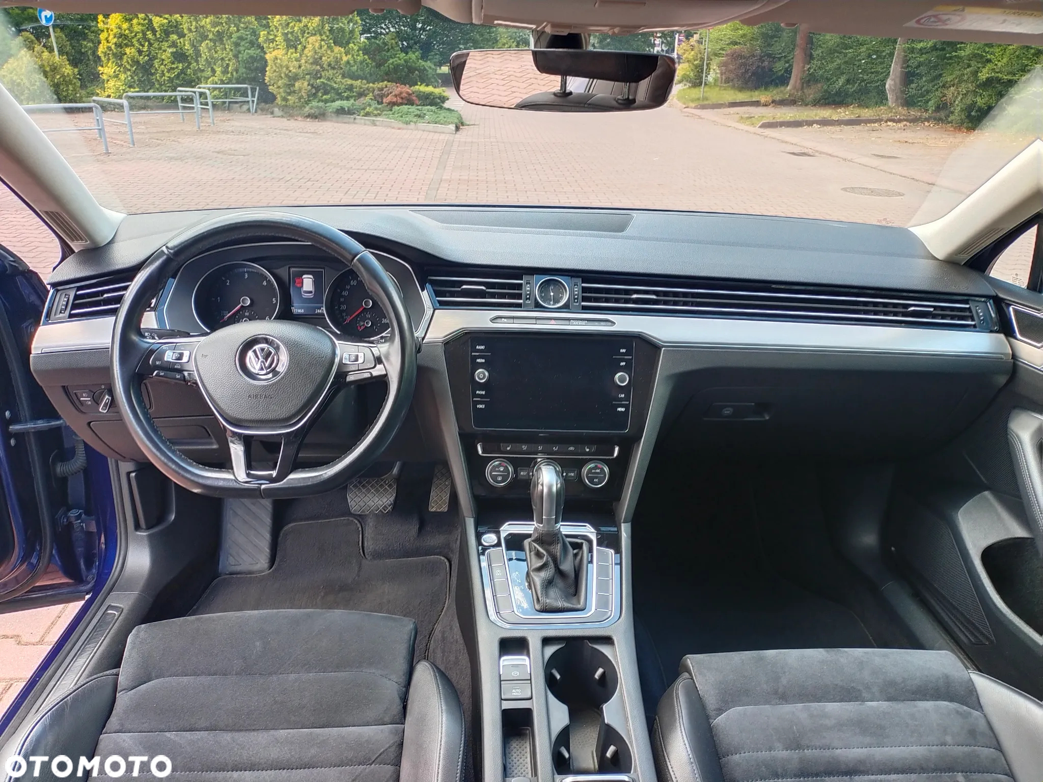 Volkswagen Passat Variant 2.0 TDI SCR DSG BlueMotion Highline - 8