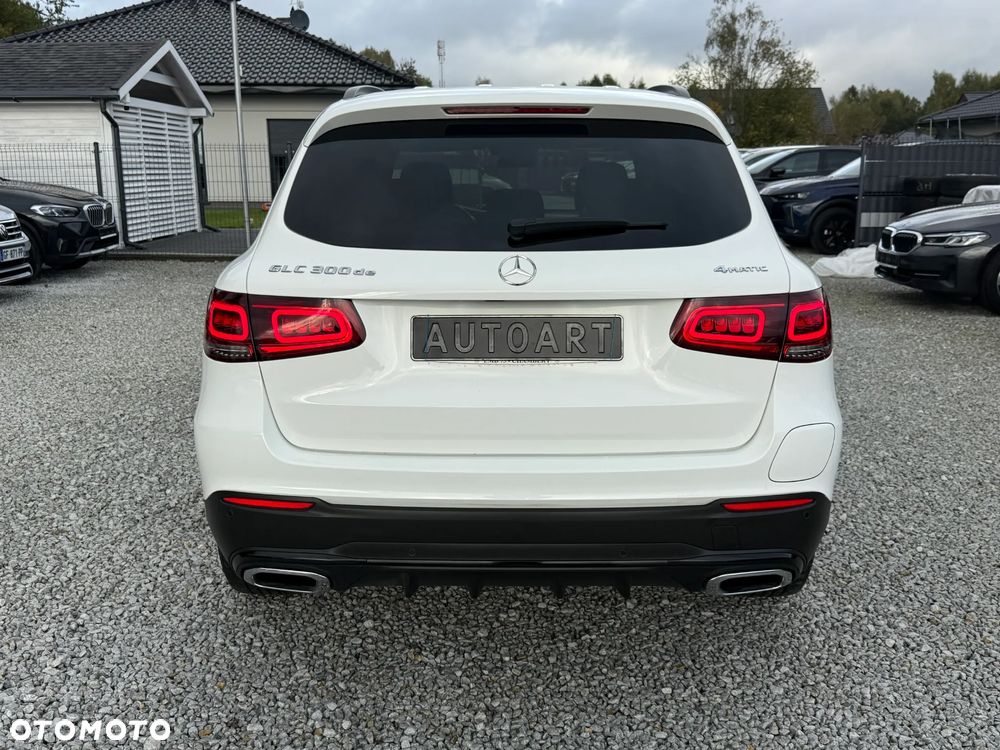 Mercedes-Benz GLC 300 de 4Matic 9G-TRONIC AMG Line Plus - 12