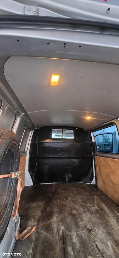 Volkswagen Transporter - 17