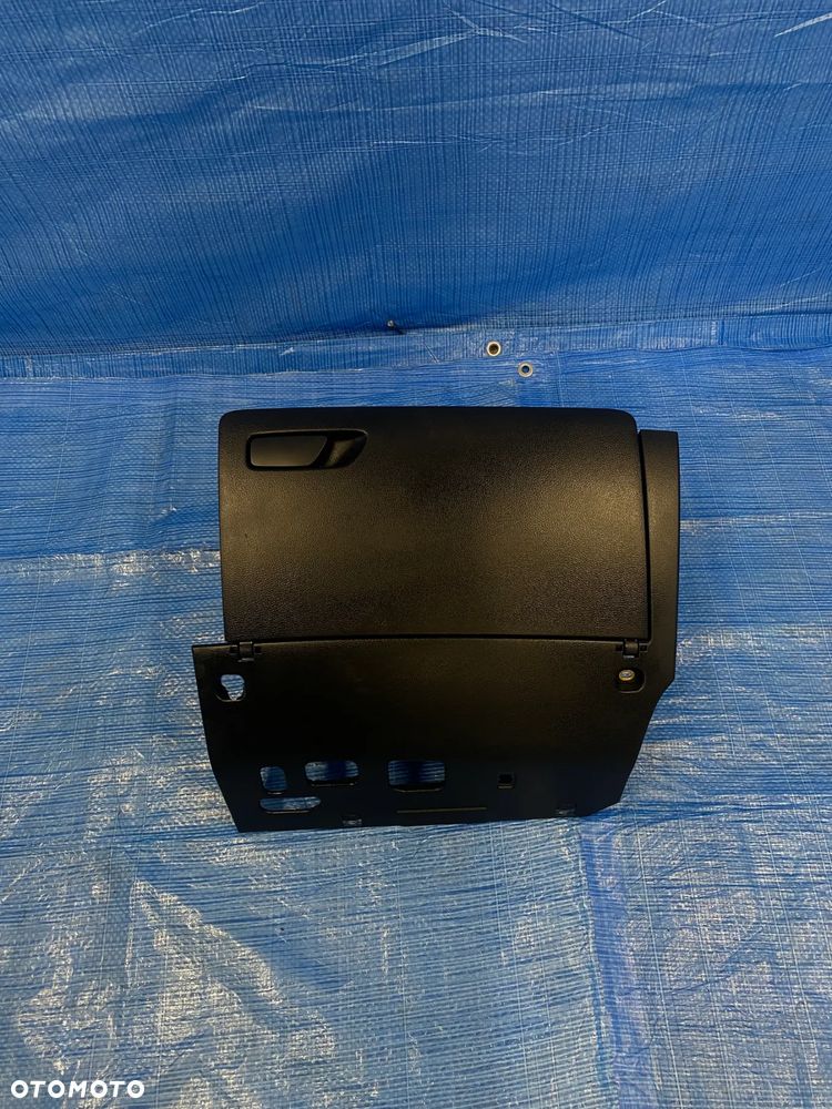 SCHOWEK PASAŻERA AUDI A3 8V CZARNY ORYGINAŁ EUROPA - 1