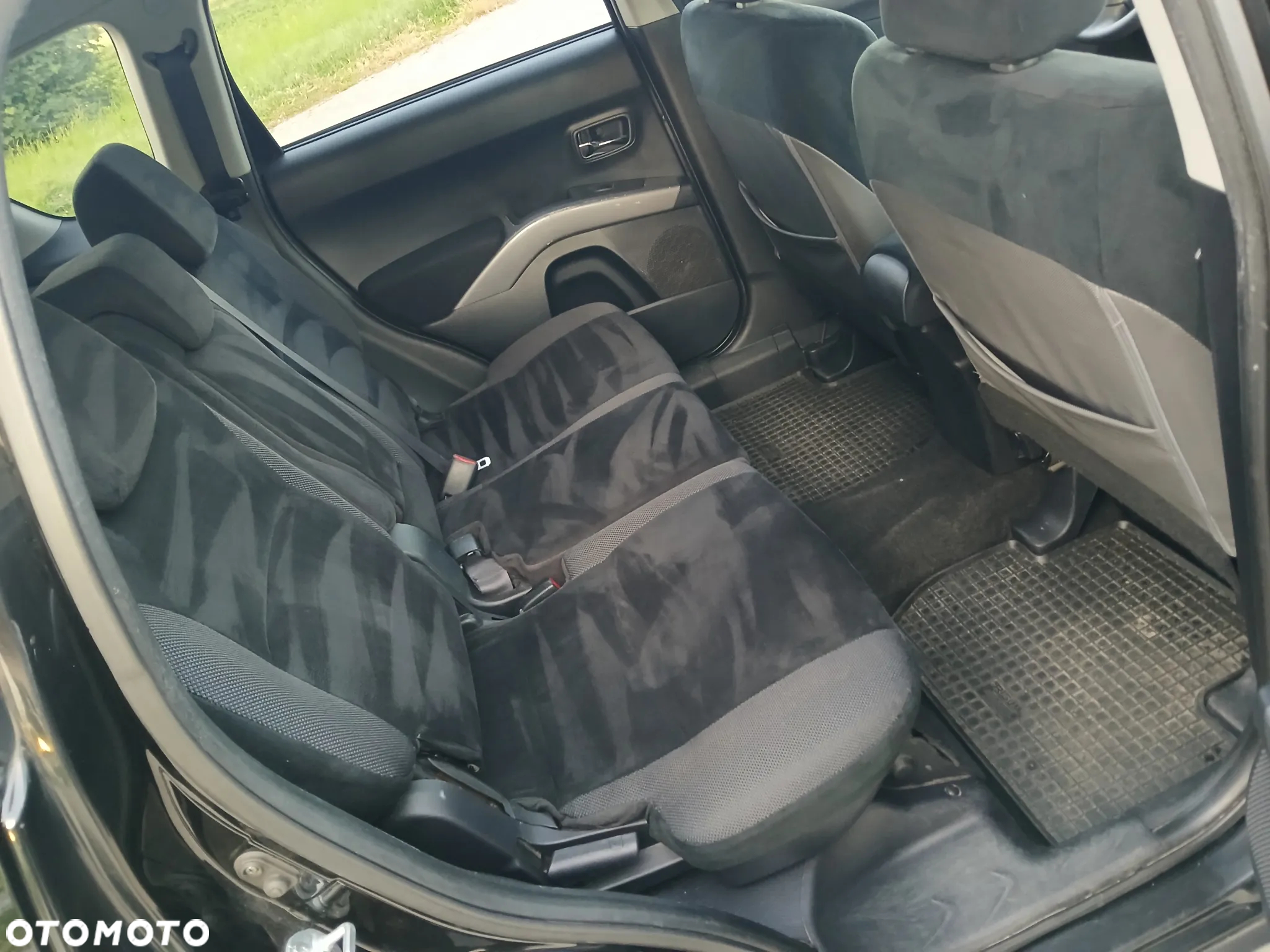 Mitsubishi Outlander 2.0 DID Intense + - 13