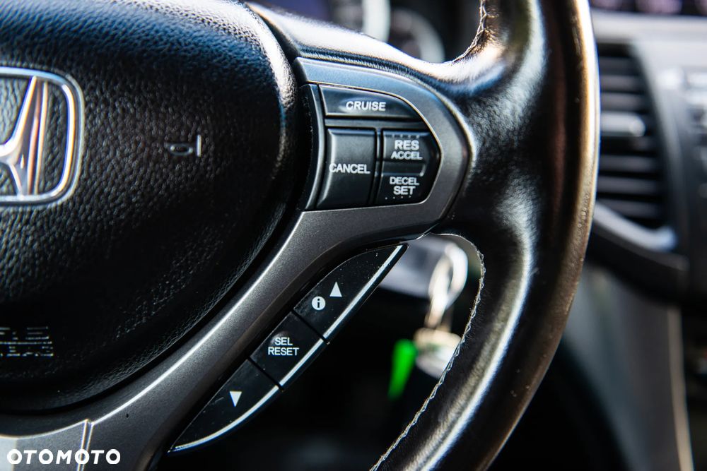 Honda Accord 2.0 Executive - 40