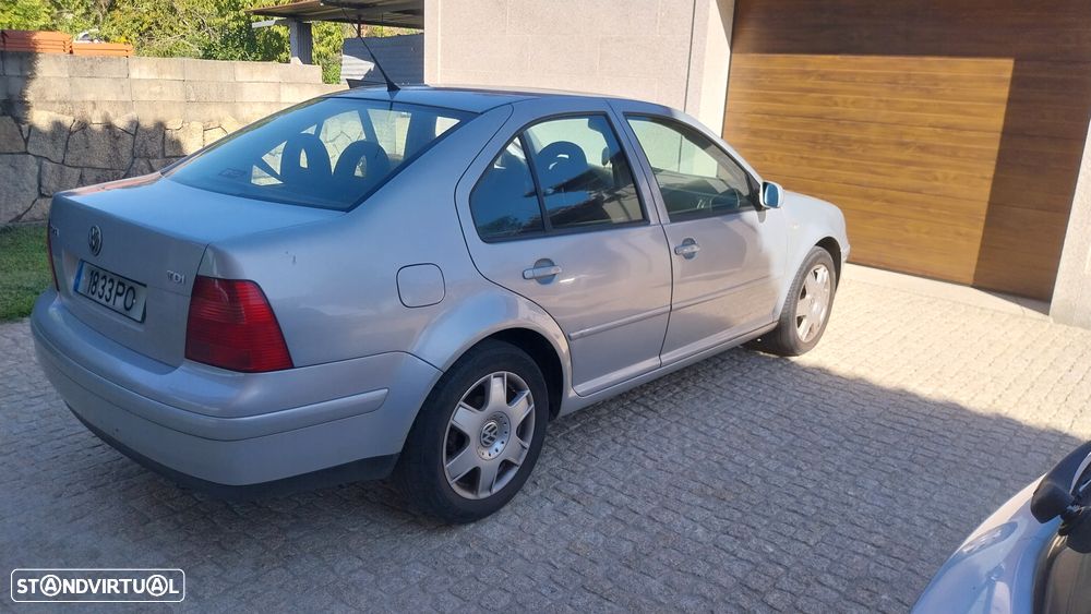 VW Bora 1.9 TDi Highline - 3