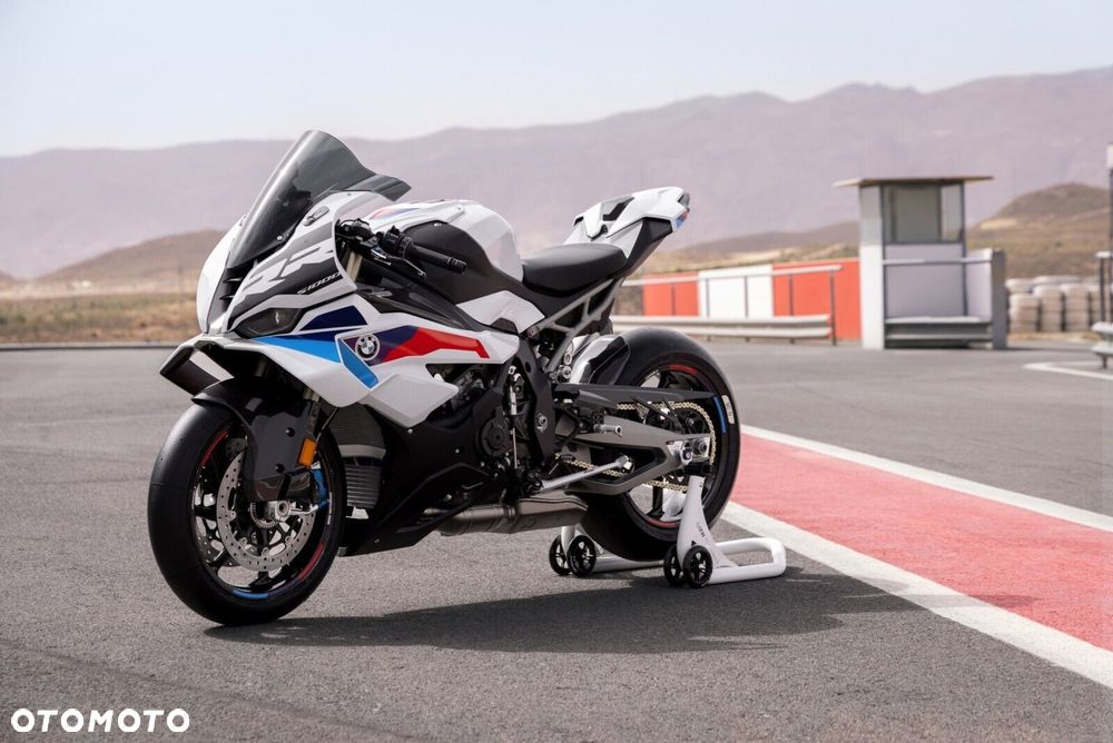 BMW S - 1