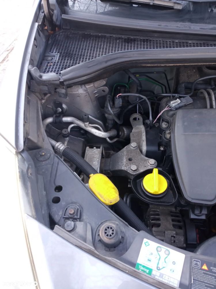 Renault Clio 1.2 16V Alize - 9