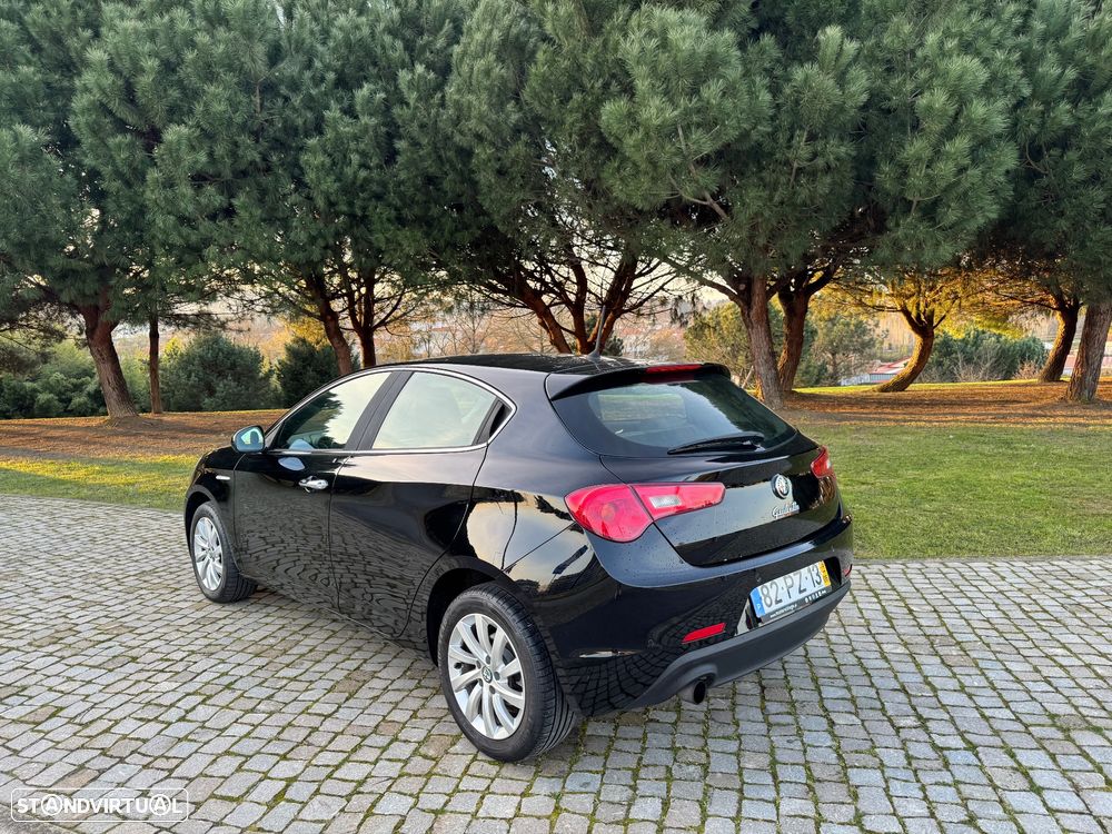 Alfa Romeo Giulietta 1.4 T M-air Distinctive - 3