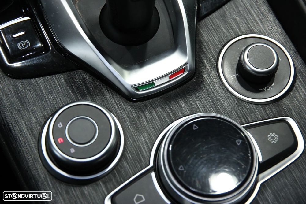 Alfa Romeo Giulia 2.2 D Super AT8 - 16