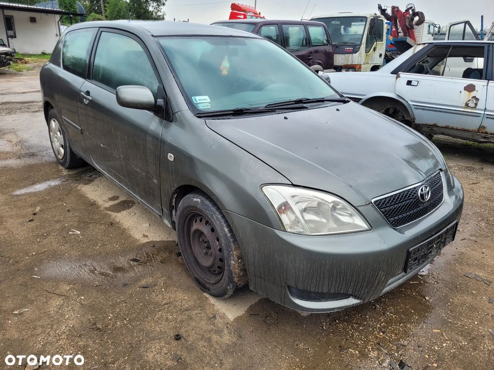 TOYOTA COROLLA E12 HB fotel fotele kanapa deska kokpit podsufitka boczek boczki klamka podłokietnik licznik