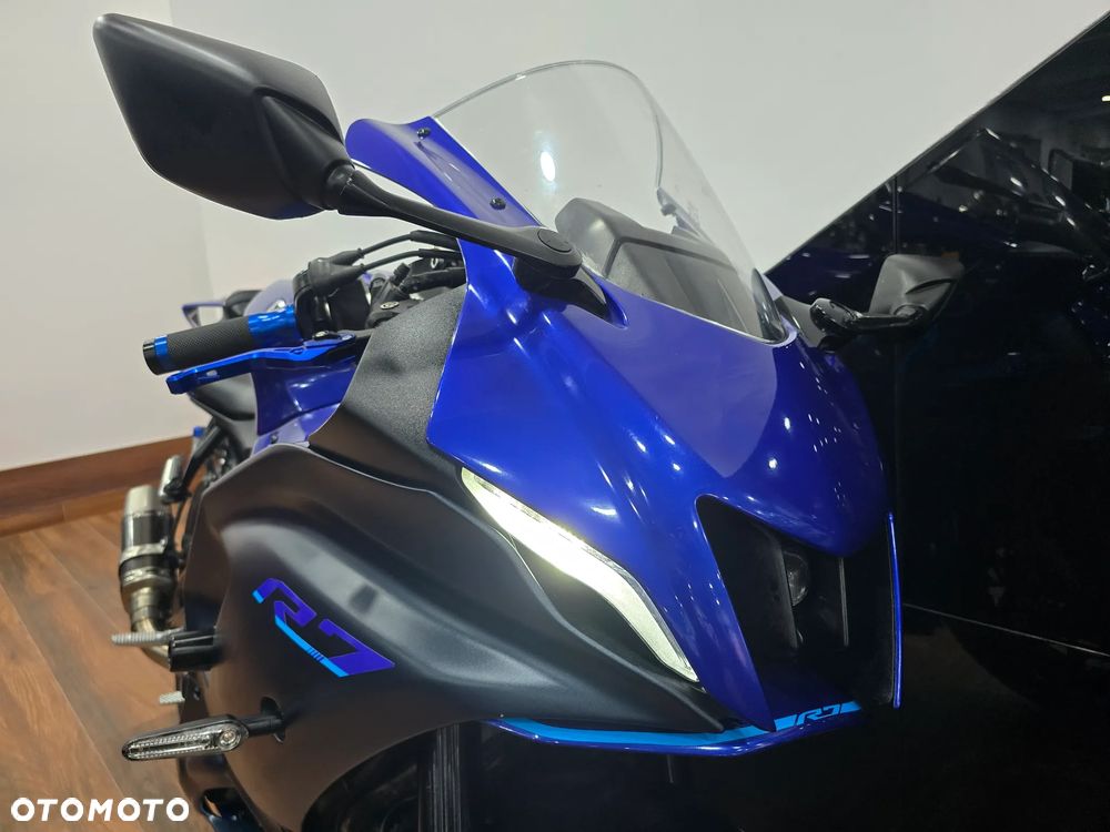 Yamaha R7 - 25