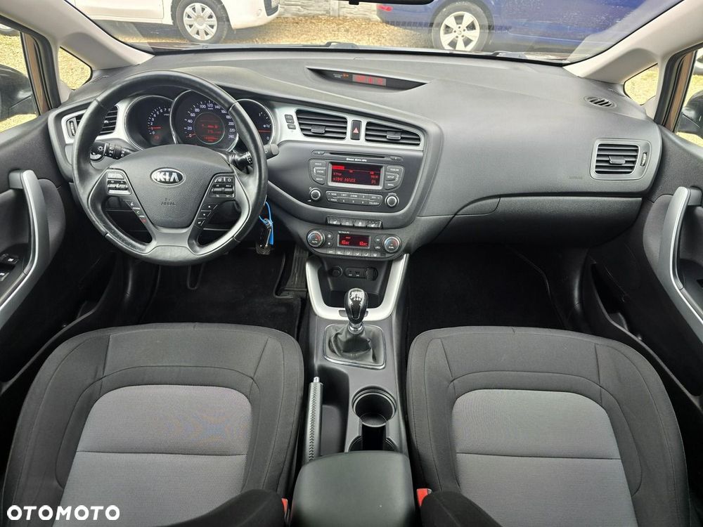Kia Ceed - 8