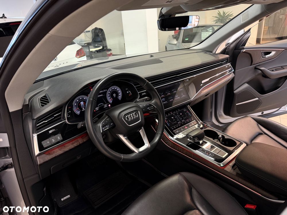 Audi Q8 55 TFSI quattro tiptronic - 22