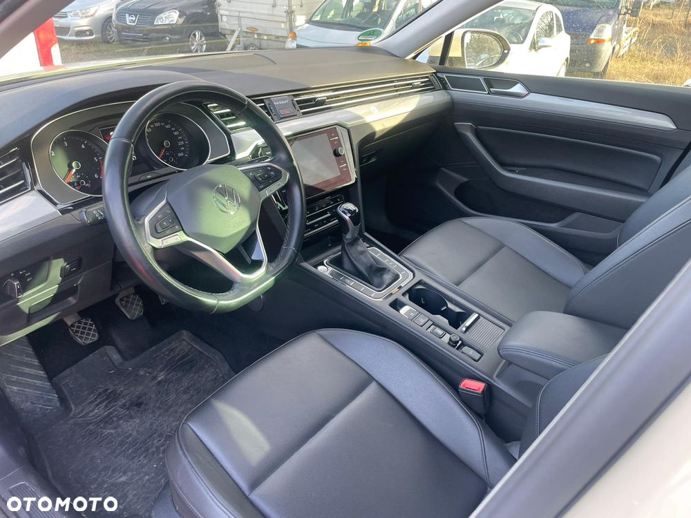 Volkswagen Passat 2.0 TDI SCR Highline - 3