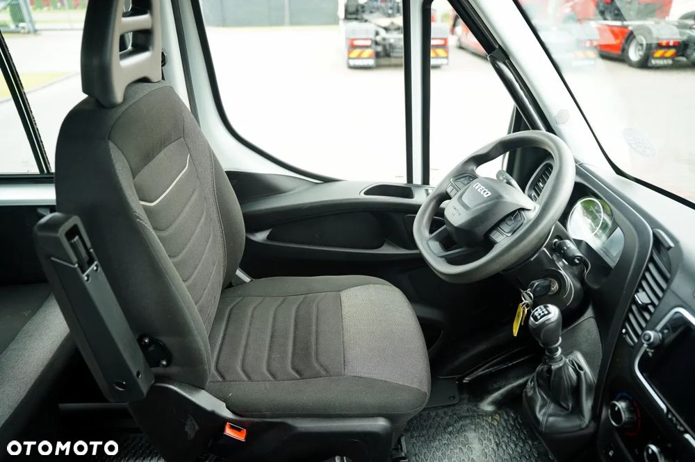 Iveco DAILY 35-160 / WYWROTKA / BRYGADÓWKA - 6 MIEJSC /  MANUAL / BLIŹNIAK / EURO 6 - 30