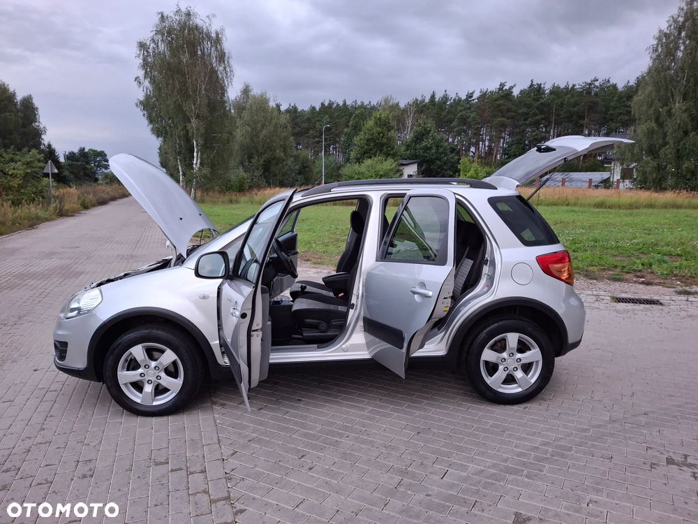 Suzuki SX4 1.6 Premium 4WD - 24