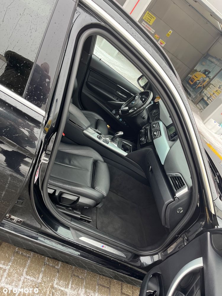 BMW Seria 3 320d xDrive M Sport - 9