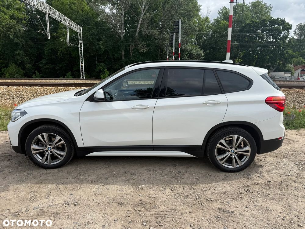 BMW X1 xDrive18d Sport Line - 4