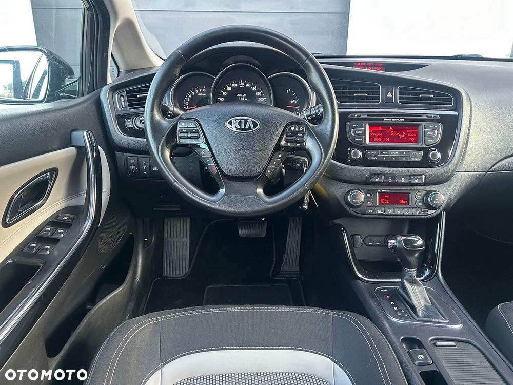 Kia Ceed 1.6 GDI DCT Spirit - 4